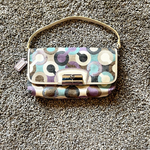 Brand New Kristin Graphic OP Art Large wristlet. Multi-color woven sequins. - Picture 5 of 5